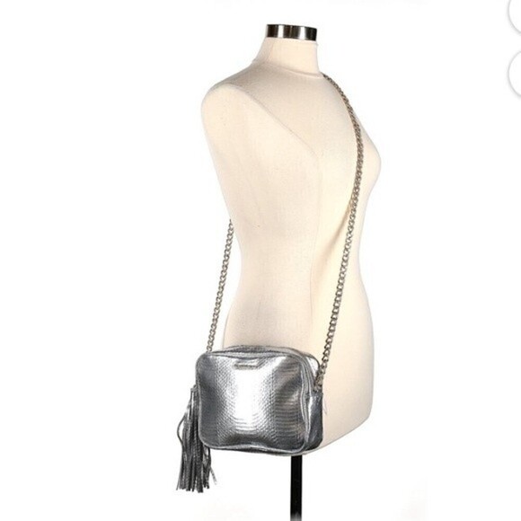 Victoria’s Secret Silver Faux Crocadile Embossed Square Purse Chain Strap Tassel - Picture 3 of 13